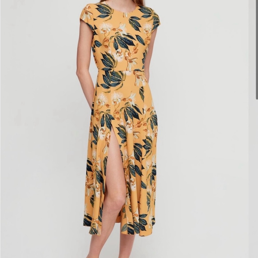 NWT Aritizia Babaton Lorence dress